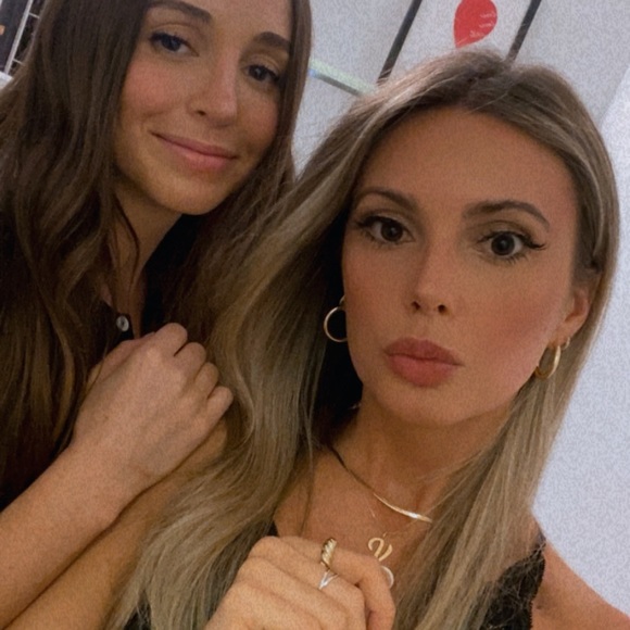 Meet your Posher, Veronica - Picture 1 of 1